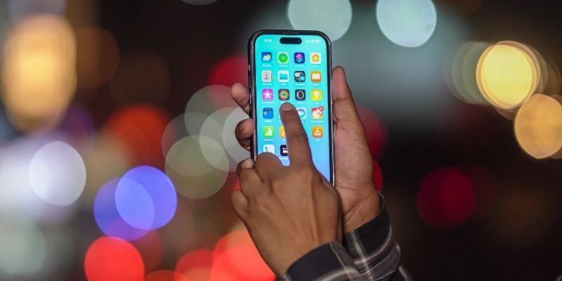 Các lưu ý quan trọng khi tải app 98VV